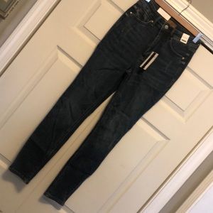 NWT Judy Blue Tummy Control skinny fit jeans. Size 3/26. 28” inseam.